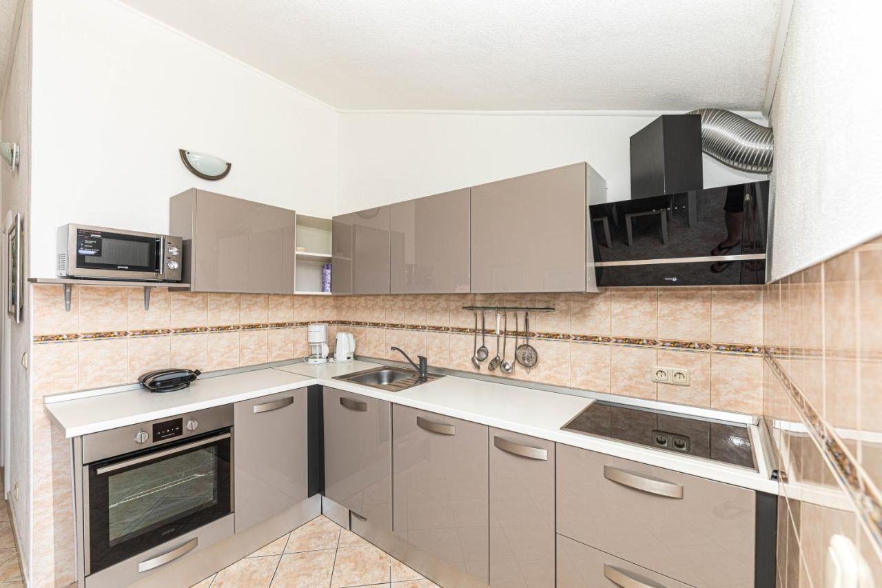 Apartments Villa Nea Leona Trogir Ngoại thất bức ảnh