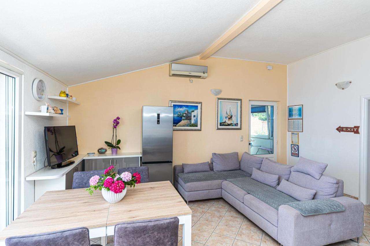 Apartments Villa Nea Leona Trogir Ngoại thất bức ảnh
