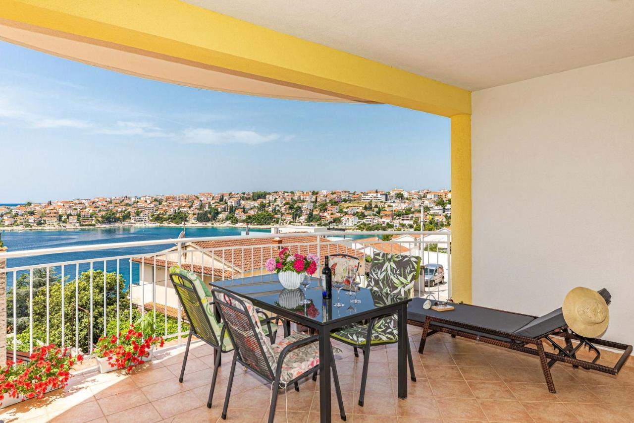 Apartments Villa Nea Leona Trogir Ngoại thất bức ảnh